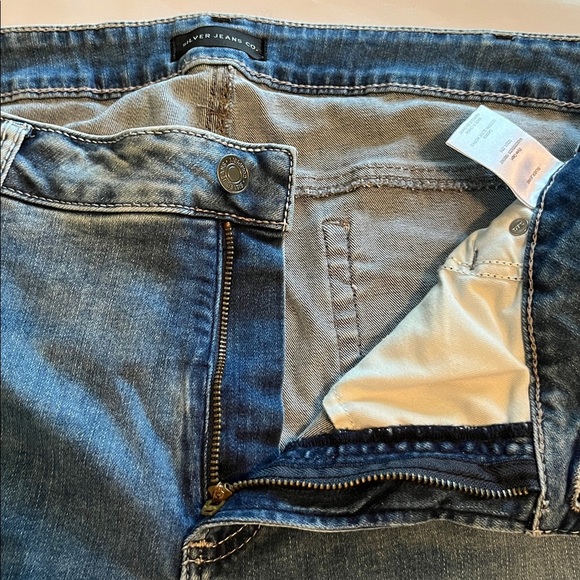 Silver Jeans Elyse Capri Mid Rise Curvy NWT Size 22 - Picture 16 of 16